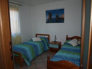 Iron/ironing board, WiFi, bed sheets - Apartment 'Sardegnadream 5' with Private Terrace, Wi-Fi and Air Conditioning (Suaredda-traversa)