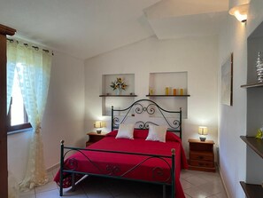 Iron/ironing board, WiFi, bed sheets - Apartment 'Sardegnadream 6' with Private Terrace, Wi-Fi and Air Conditioning (Suaredda-traversa)