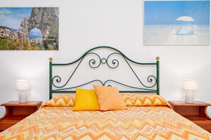 Iron/ironing board, WiFi, bed sheets - Apartment 'Sardegnadream 7' with Private Terrace, Wi-Fi and Air Conditioning (Suaredda-traversa)
