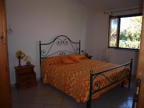 Iron/ironing board, WiFi, bed sheets - Apartment 'Sardegnadream 7' with Private Terrace, Wi-Fi and Air Conditioning (Suaredda-traversa)