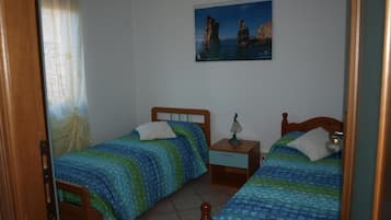 Iron/ironing board, WiFi, bed sheets