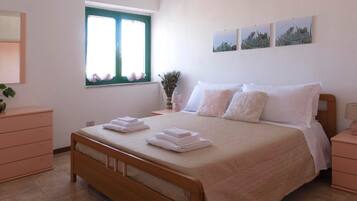 Strygejern/strygebræt, Wi-Fi, sengetøj