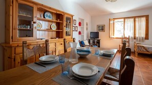 Dining - Holiday Home 'Ulivo A Fuile Mare' with Mountain View, Wi-Fi & Air Conditioning (Sas Linnas Siccas)