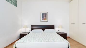 2 chambres, fer et planche Ă repasser, Wi-Fi, draps fournis