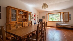 Dining - Holiday Home 'Ulivo A Fuile Mare' with Mountain View, Wi-Fi & Air Conditioning (Sas Linnas Siccas)