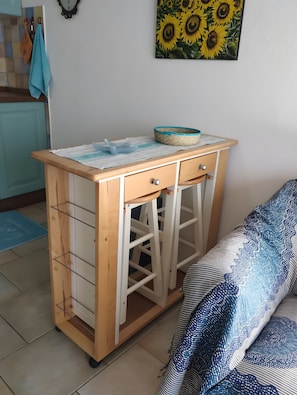 Interior - Orosei Domo Holiday Home with Mountain View, Private Terrace & Air Conditioning (Orosei)