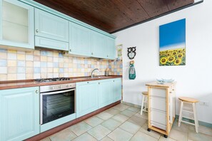 Réfrigérateur, four, plaque de cuisson, lave-vaisselle