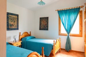 Strykjärn/strykbräda, wi-fi och sängkläder