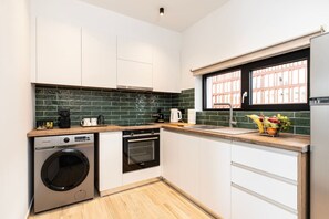 Fridge, oven, coffee/tea maker, cookware/dishes/utensils - SoleLuna 1 | On the Beach | Hot Tub | Smart Home (Kos)