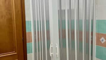 Doccia, asciugacapelli, asciugamani