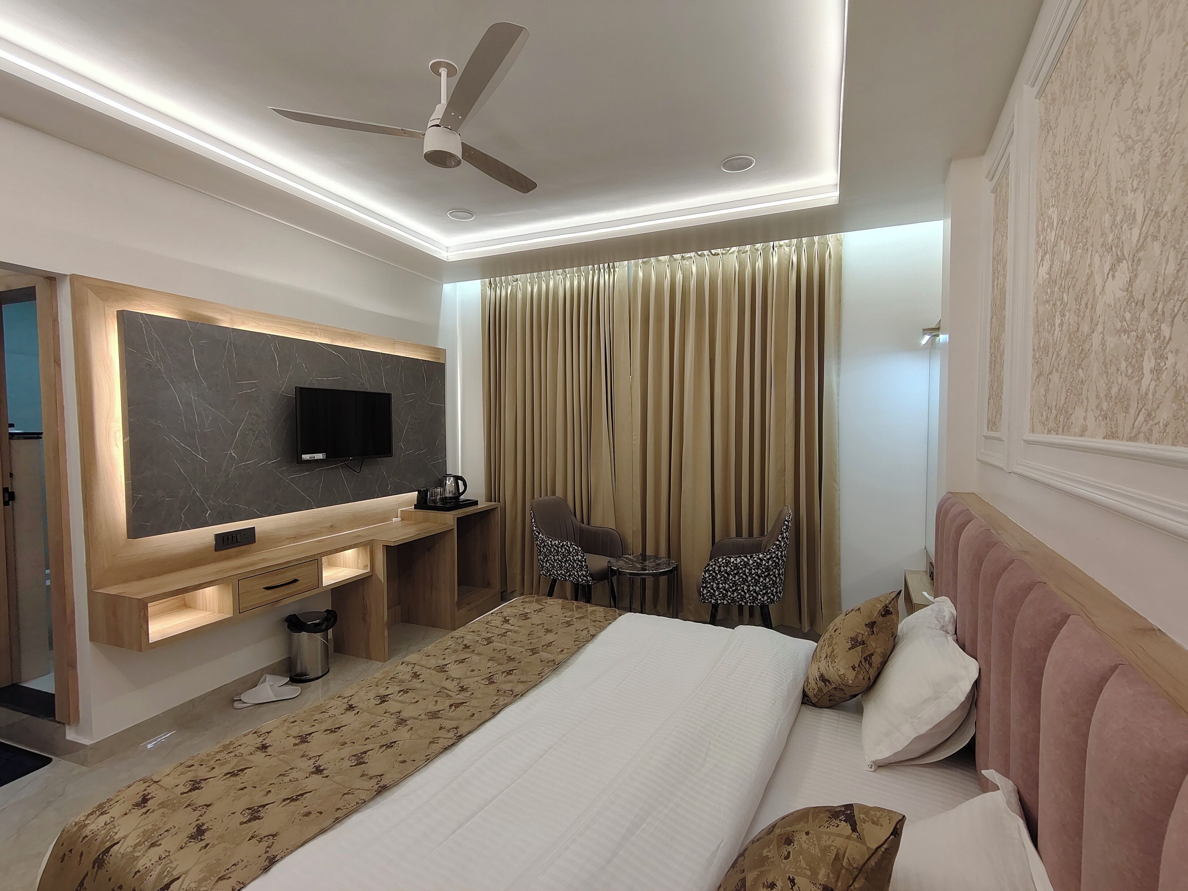 Deluxe Double Room, City View | Free WiFi