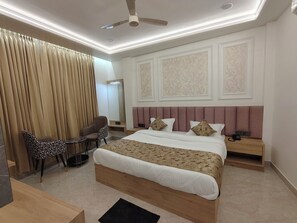 Interior detail - Baba Palca (Ayodhya)