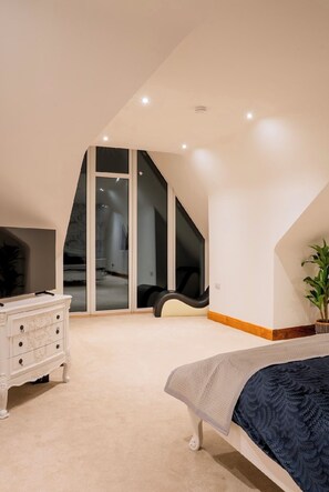 5 habitaciones, tabla de planchar con plancha y wifi gratis 