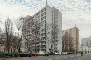 Exterior - Comfortable Apartment in the Center | Air Conditioning, 2 Bedrooms, Balcony (Warszawa)