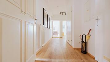 City appartement, uitzicht op stad | Woonruimte