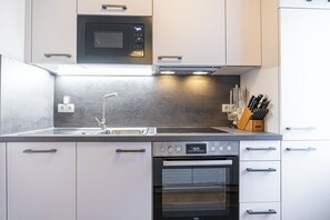 基础公寓 | 私人厨房 | 冰箱、微波炉、烤箱、炉灶