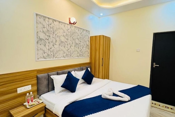 Deluxe Double or Twin Room | Interior