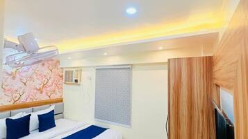 Deluxe-Doppel- oder -Zweibettzimmer | Schreibtisch, laptopgeeigneter Arbeitsplatz, kostenloses WLAN