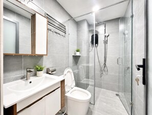 Bathroom - Lunaria Maison - Saigon Central Park, District 3 (Ho Chi Minh City)
