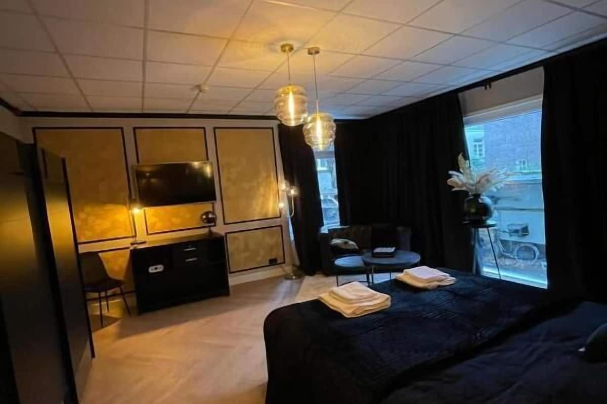 Junior Double Room | WiFi (free), bed sheets