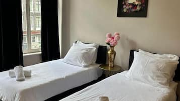 舒适四人房 | 免费 WiFi