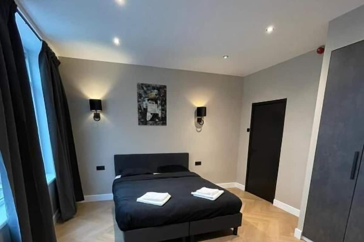Deluxe Double Room | WiFi (free), bed sheets