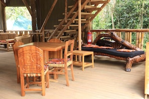 Bar (on property) - Gray Hideaway Resort (Kayunga)