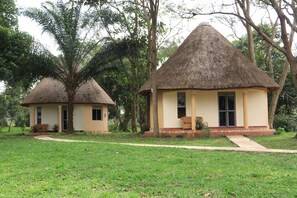 Basic Cottage | Soundproofing, free WiFi