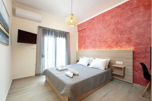 Iron/ironing board, WiFi, bed sheets - Maria’s Beach Light Stay - Near the Sea (Tigaki)