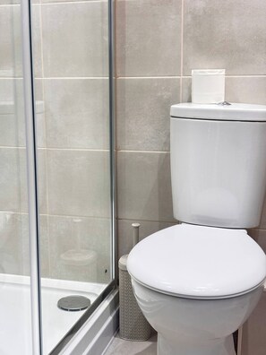 Apartment, 2 Bedrooms | Bathroom - Bright Cozy 2 Bedroom Apartment in Oxford (Oxford)