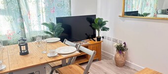 Bright Cozy 2 Bedroom Apartment in Oxford