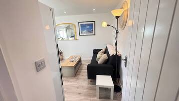 Apartment, 2 Bedrooms | Living area