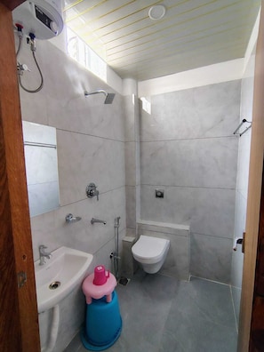 Deluxe Room | Bathroom - Hotel Gurukripa (Ujjain)