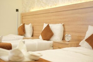 Classic Triple Room | Free WiFi - Asfour Hotel 02  (Makkah)