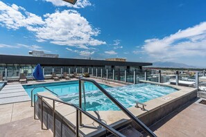Pool - 8thFloor!|CityView|HotTub|Pool|Gym|Parking|KingBed (Salt Lake City)