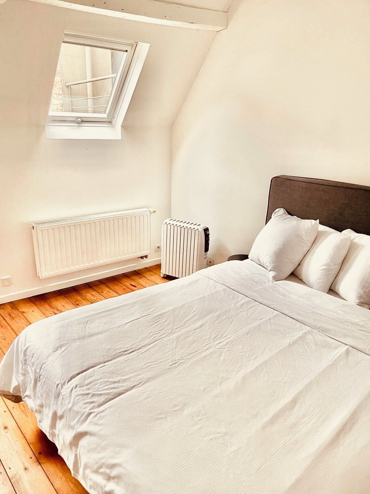 3 dormitorios, tabla de planchar con plancha, Internet y ropa de cama