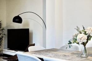 Dining - Spacious 3-bedroom apartment in the heart of Brussels for 8 people (Bruxelles)