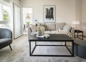 Interior - PR - Stunning Flat Front Line Beach Puerto Banus (Marbella)