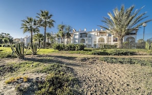Interior - HB - Comfortable Beachfront Holiday Apartment (Estepona)
