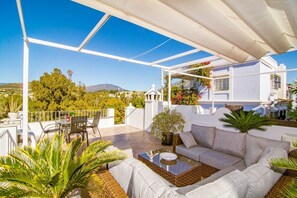 Front of property - Ap165 - Aloha Pueblo, Marbella by Roomservices (Marbella)