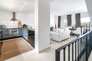 Estudio (3 Bedrooms) | Interior