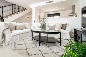 Studio (3 Bedrooms) | Intérieur
