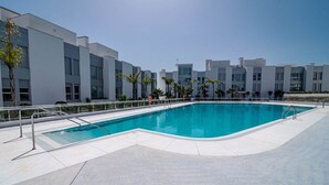 Unclassified image, 4 of 49, button - Lmt46 - Modern Style Spacious Townhouse (Estepona)