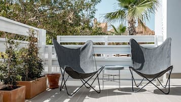 Studio (3 Bedrooms) | Interior