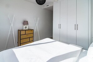 Studio (3 Bedrooms) | Interior - Lmt46 - Modern Style Spacious Townhouse (Estepona)