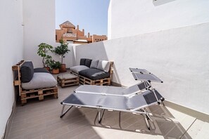 Studio (3 Bedrooms) | Interior