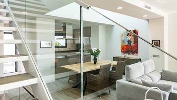 Studio (3 Bedrooms) | Interior