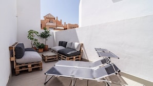 Unclassified image, 5 of 49, button - Lmt46 - Modern Style Spacious Townhouse (Estepona)