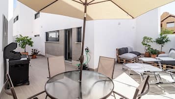 Studio (3 Bedrooms) | Interior