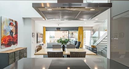 Lmt46 - Modern Style Spacious Townhouse